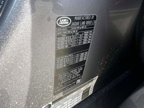 Used 2025 Land Rover Discovery Dynamic SE AWD/4WD image 20