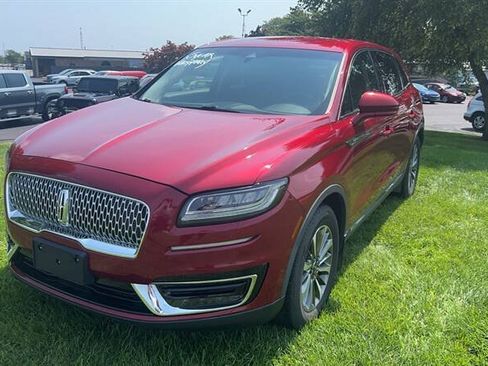 Used 2019 Lincoln Nautilus Select AWD/4WD image 4