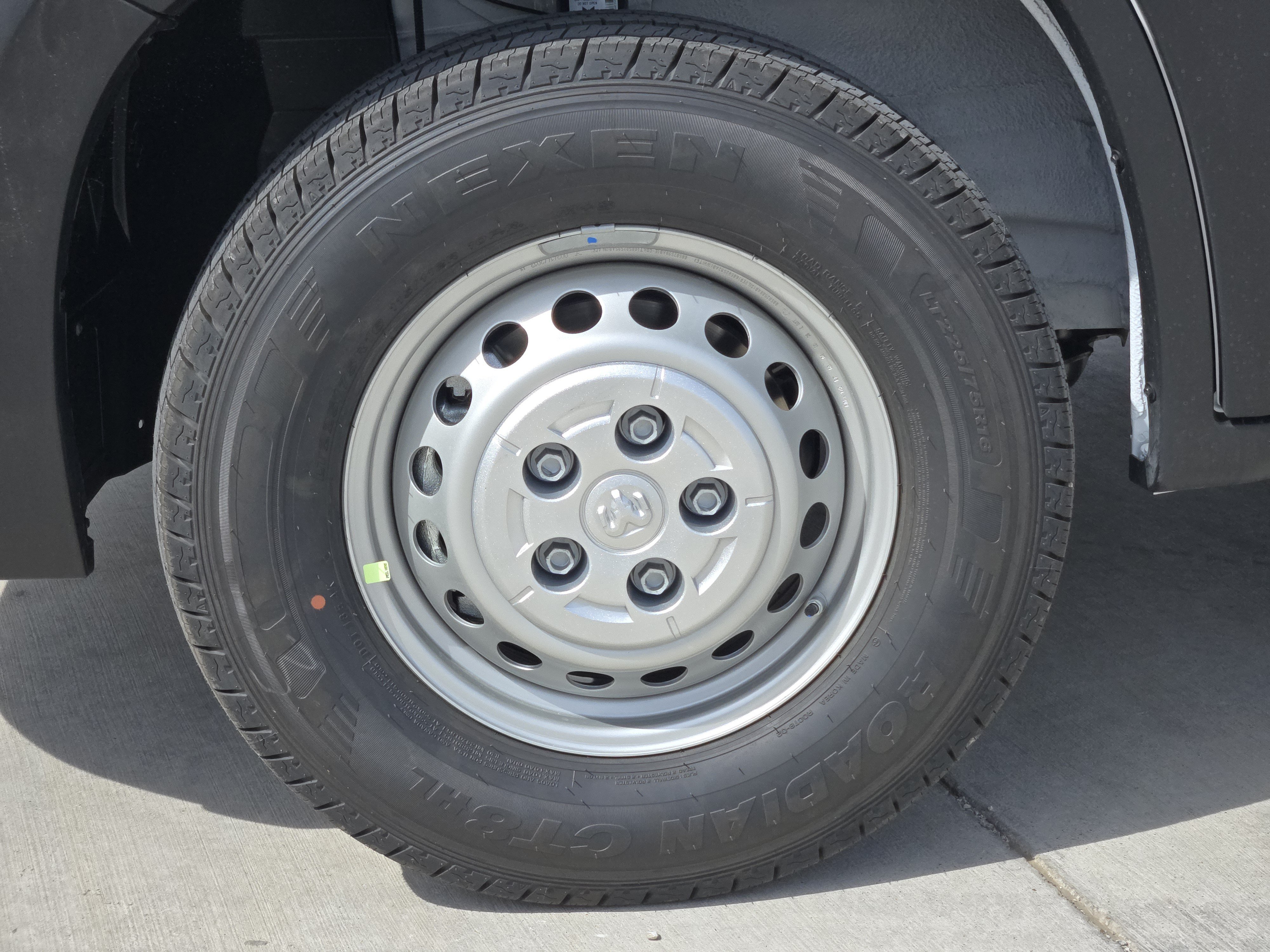 New 2026 RAM ProMaster 2500 w/ Convenience Group FWD image 9