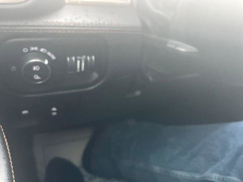 Used 2019 RAM 1500 Limited AWD/4WD image 12