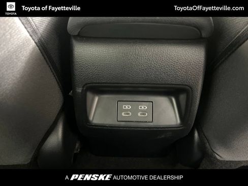 Used 2025 Toyota Corolla LE FWD image 17