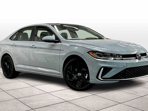 New 2026 Volkswagen Jetta SE image 2