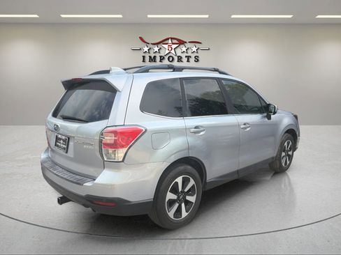 Used 2017 Subaru Forester 2.5i Limited AWD/4WD image 5