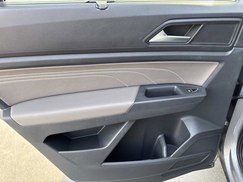 Used 2022 Volkswagen Atlas SEL R-Line image 10