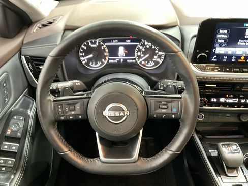 Used 2023 Nissan Rogue SL w/ SL Premium Package image 6