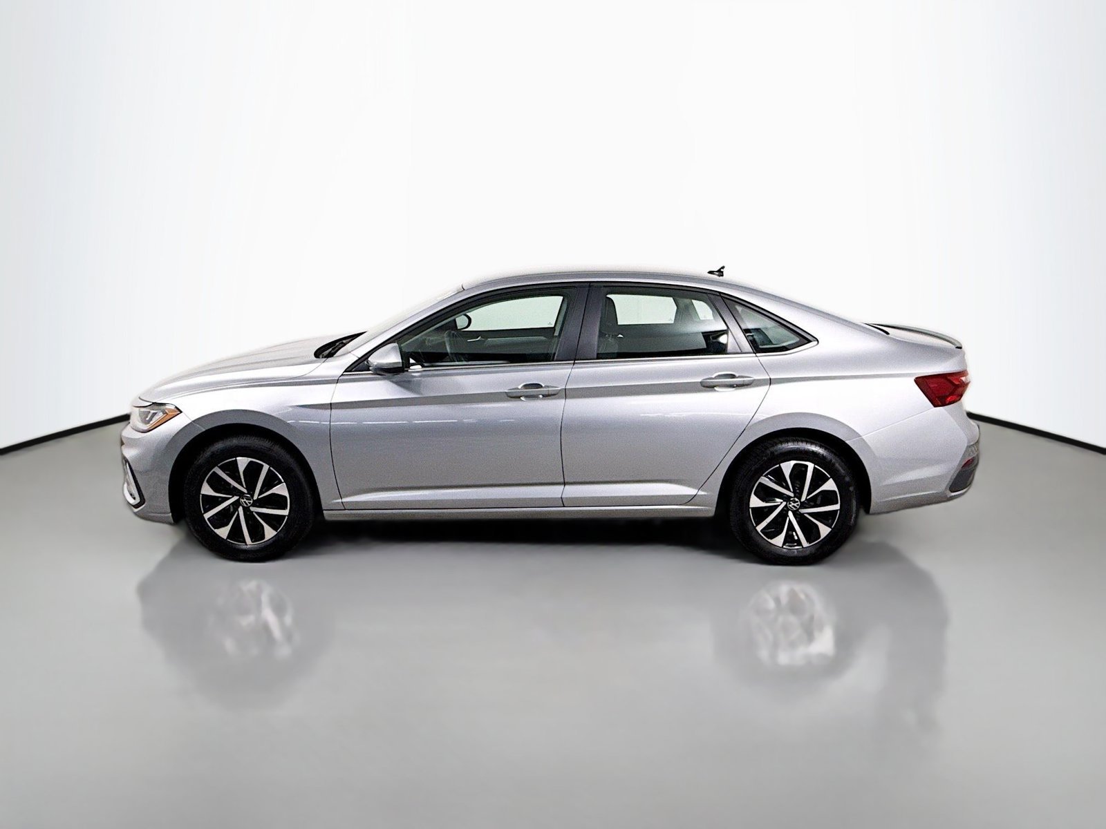 Used 2025 Volkswagen Jetta S FWD image 2