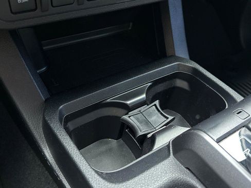 Used 2022 Toyota Tacoma TRD Off-Road image 32