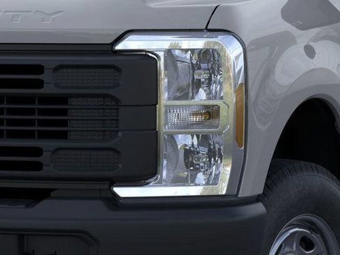New 2026 Ford F250 XL AWD/4WD image 18