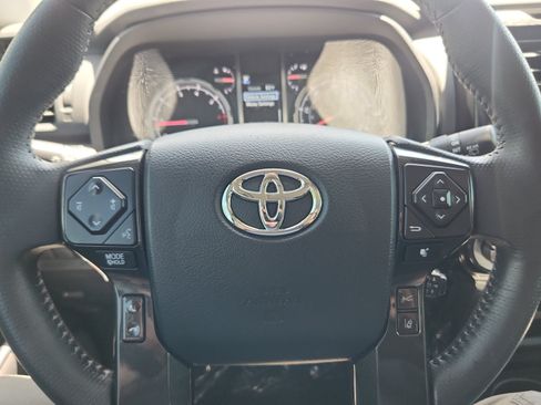 Used 2022 Toyota 4Runner TRD Off-Road Premium w/ Moonroof Package AWD/4WD image 9