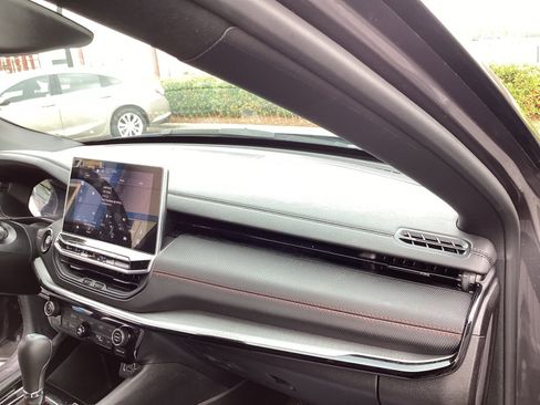 Used 2024 Jeep Compass Trailhawk image 19