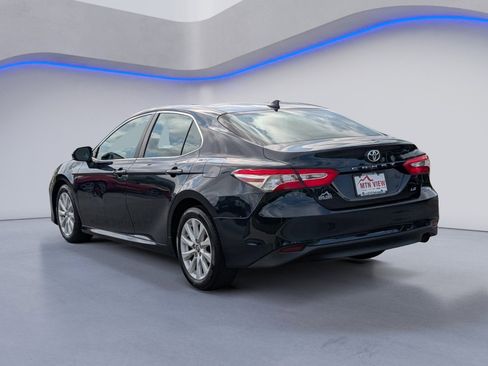 Used 2019 Toyota Camry LE FWD image 7