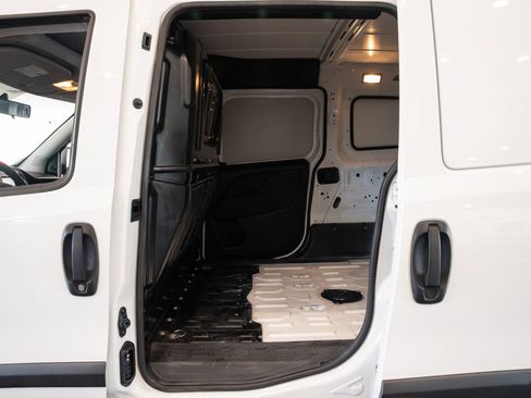 Used 2017 RAM ProMaster City Tradesman w/ Rear Back-up Camera Group FWD image 17