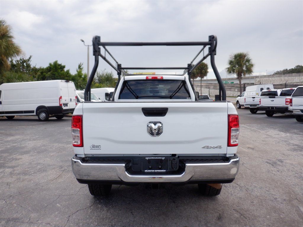Used 2024 RAM 2500 Tradesman w/ Chrome Appearance Group AWD/4WD image 4