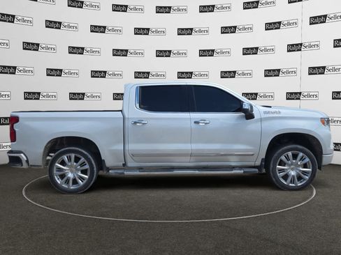 Used 2024 Chevrolet Silverado 1500 High Country w/ High Country Premium Package AWD/4WD image 6