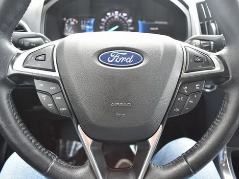 Used 2024 Ford Edge Titanium image 19