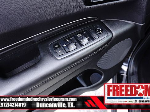 Used 2021 Dodge Durango SXT w/ 3rd Row Seating Group RWD image 38