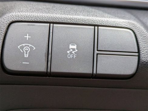 New 2025 Hyundai Elantra SEL image 24