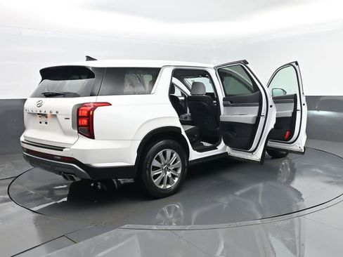 Used 2023 Hyundai Palisade SE image 30
