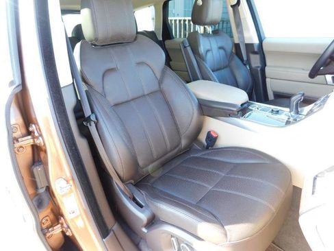 Used 2016 Land Rover Range Rover Sport HSE image 10