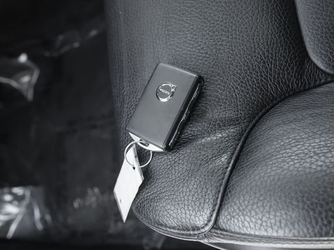 Used 2023 Volvo XC90 T8 Plus w/ Protection Package image 47