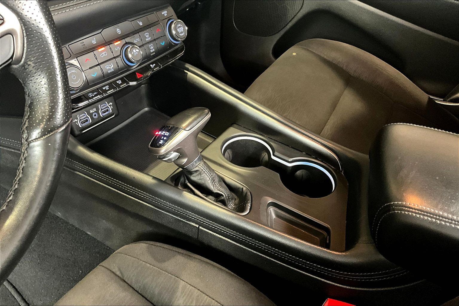 Used 2023 Dodge Durango SXT w/ Trailer Tow Group IV AWD/4WD image 18