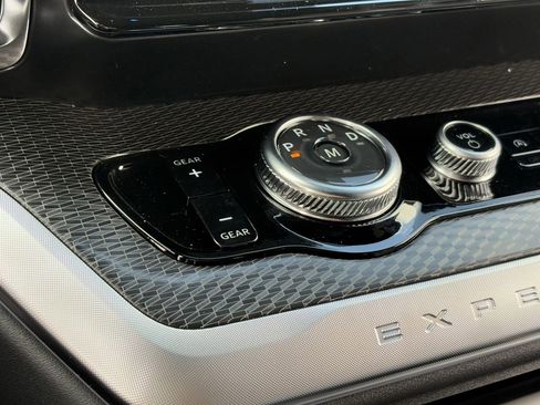 New 2026 Ford Expedition Platinum w/ Stealth Appearance Package image 16