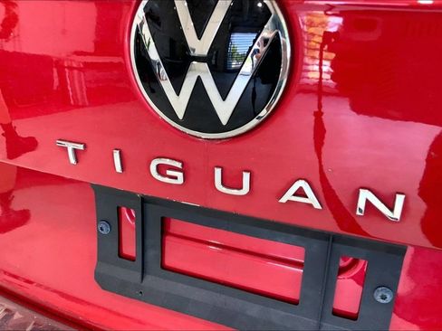 Used 2023 Volkswagen Tiguan SE AWD/4WD image 23