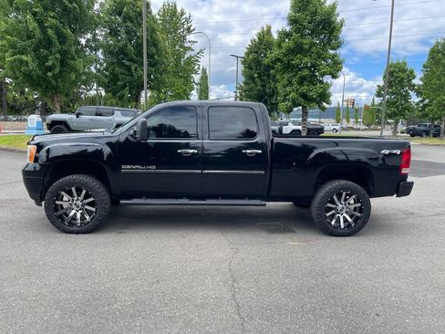 Used 2013 GMC Sierra 2500 Denali AWD/4WD image 2