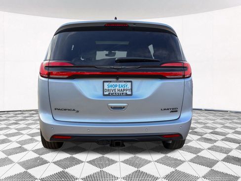 New 2026 Chrysler Pacifica Limited image 14