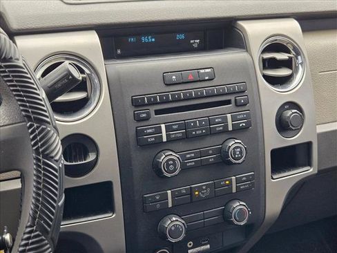 Used 2010 Ford F150 XLT image 10