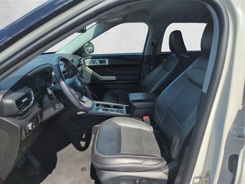 Used 2023 Ford Explorer Limited w/ Hybrid Equipment Group 310A RWD image 11