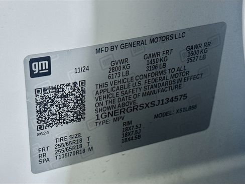 Used 2025 Chevrolet Traverse LT image 12