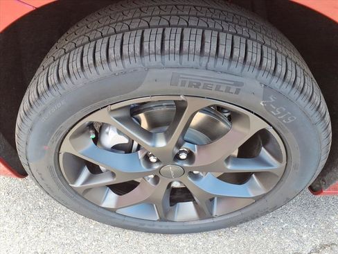 New 2027 Chrysler Pacifica Limited AWD/4WD image 10