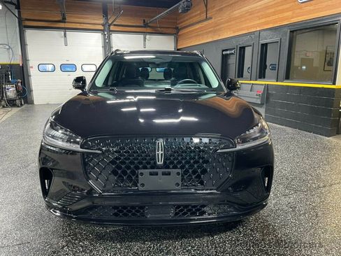 Used 2025 Lincoln Aviator AWD w/ Jet Appearance Package image 3