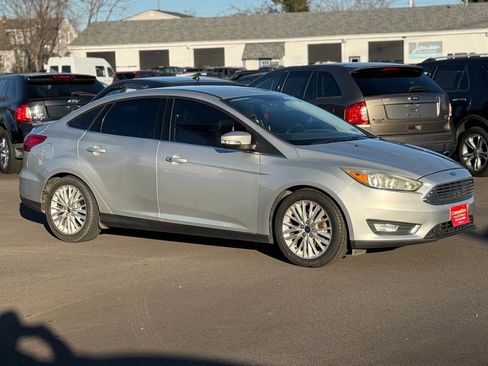 Used 2015 Ford Focus Titanium image 4