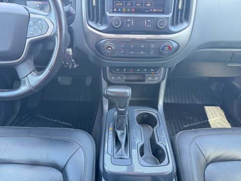 Used 2019 Chevrolet Colorado Z71 w/ Z71 Midnight Edition AWD/4WD image 18