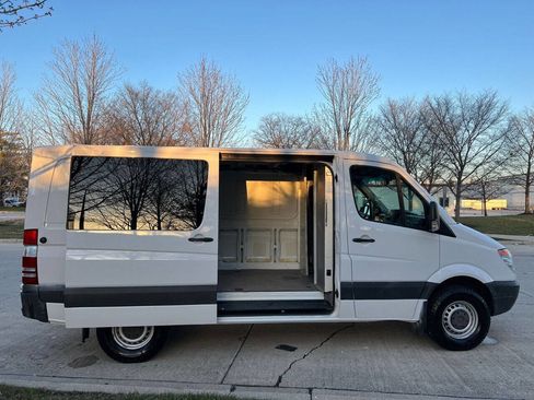 Used 2012 Mercedes-Benz Sprinter 2500 image 11
