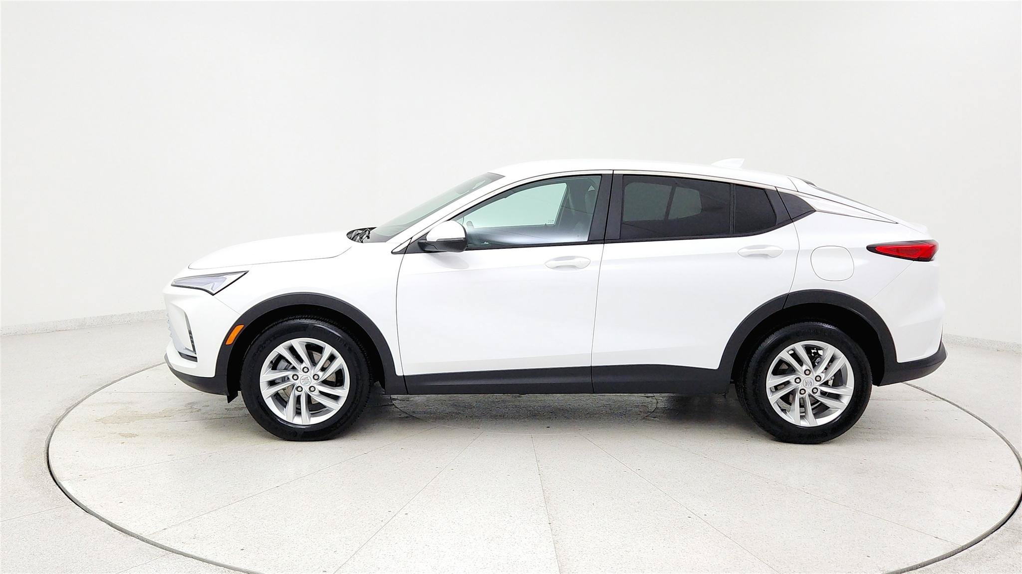 Used 2026 Buick Envista Preferred FWD image 2