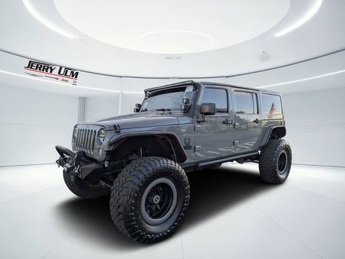 Used 2018 Jeep Wrangler Unlimited Sport S AWD/4WD image 7