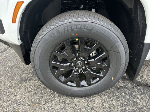 New 2026 Nissan Frontier SV AWD/4WD image 14