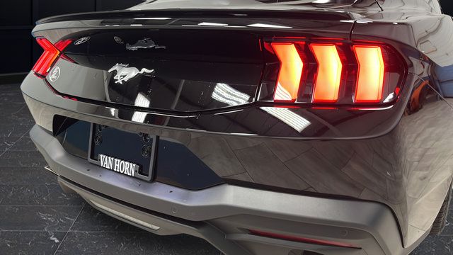 Used 2025 Ford Mustang Premium RWD image 37