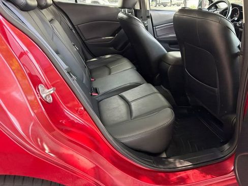 Used 2018 MAZDA MAZDA3 Touring FWD image 15
