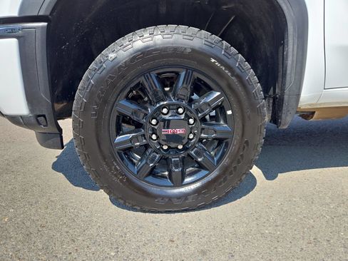 Used 2026 GMC Sierra 2500 AT4 AWD/4WD image 10