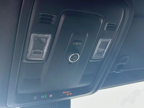 Used 2025 Chevrolet Tahoe Z71 image 17