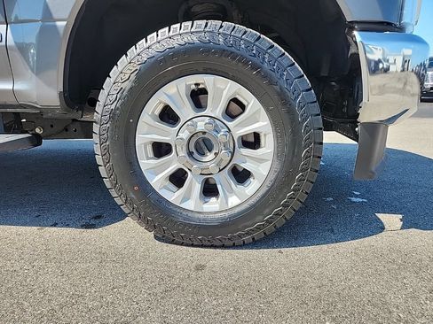 Used 2022 Ford F250 XLT AWD/4WD image 3