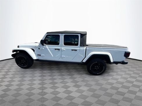 Used 2022 Jeep Gladiator Willys image 5