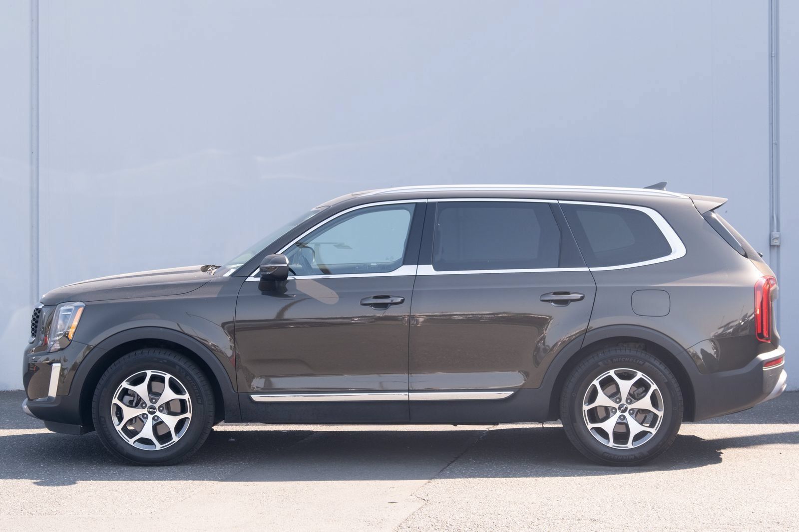 Used 2022 Kia Telluride EX w/ Towing Package AWD/4WD image 32