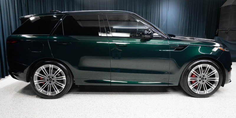 Used 2026 Land Rover Range Rover Sport Dynamic SE AWD/4WD image 4