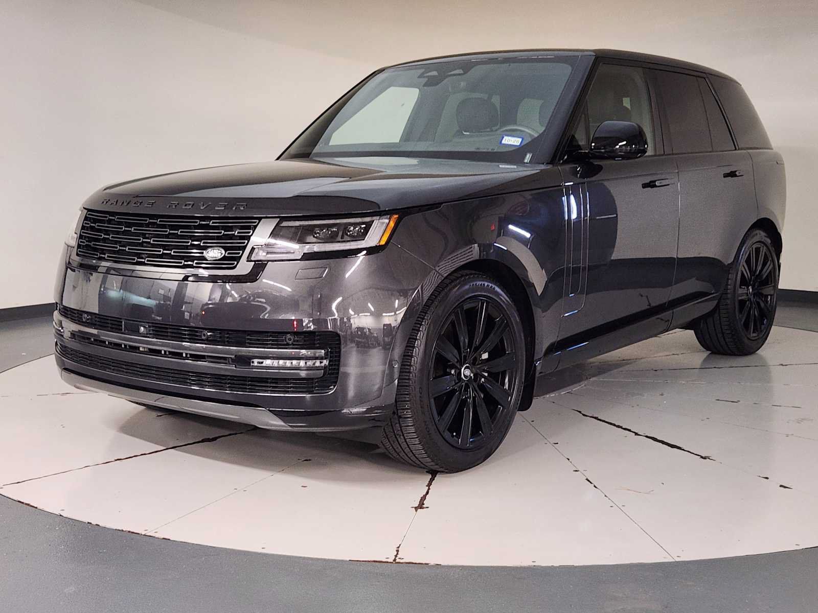 Used 2025 Land Rover Range Rover SE AWD/4WD image 1