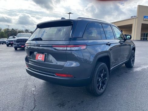 New 2025 Jeep Grand Cherokee Altitude image 7